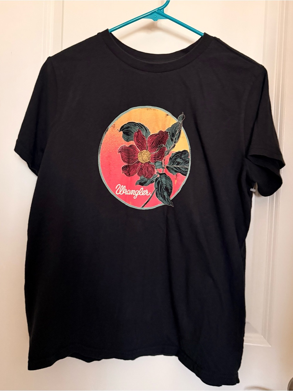 Women’s Wrangler Black Floral Graphic T-Shirt Size Large